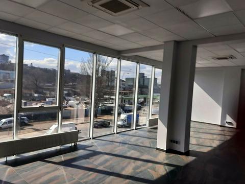 комерційна за адресою Костянтинівська вул., 4в