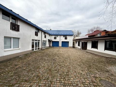 комерційна за адресою Духновича, 105