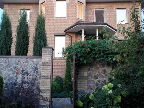 будинок за адресою Академіка Вєркіна