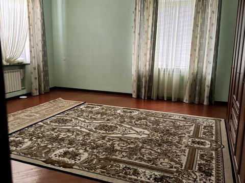 будинок за адресою Квітнева вул.