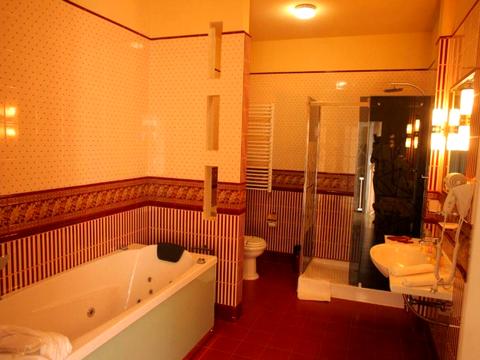 коммерческая по адресу Черновола ул., 82