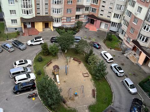 квартира за адресою Зодчих вул., 40
