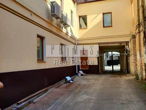 коммерческая по адресу Ивана Франко ул., 28