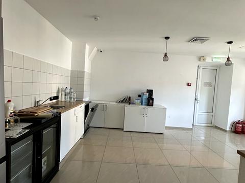 комерційна за адресою Верхній Вал вул., 2