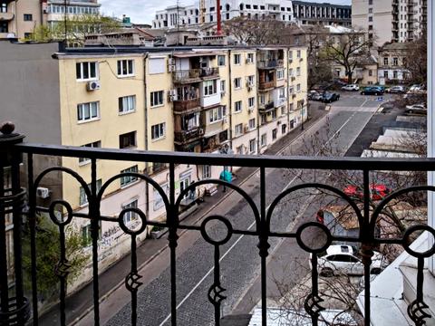 квартира за адресою Святослава Караванського вул. (Жуковського), 9