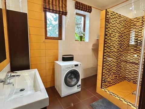 дом по адресу 22-го Января ул.