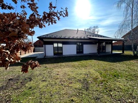 дом по адресу Свято-Покровская ул. (Ленина)