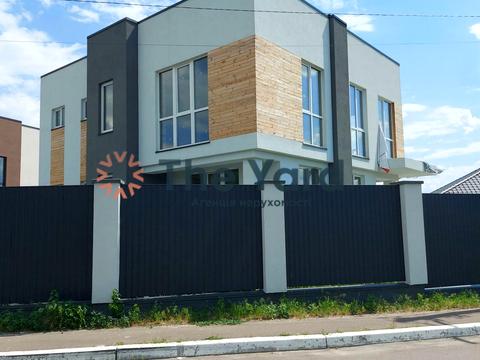 будинок за адресою Набережна вул.