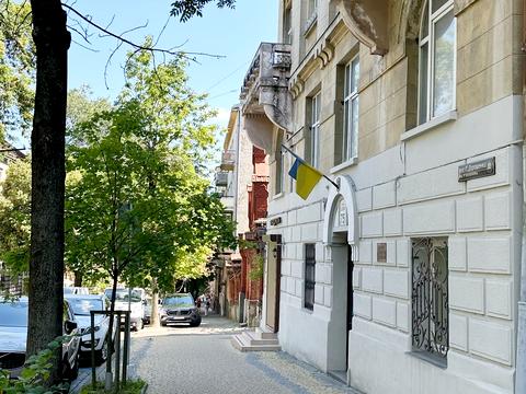 коммерческая по адресу Дорошенка ул., 75