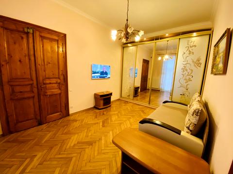 квартира по адресу Поповича ул., 7