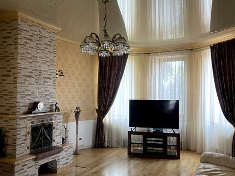 будинок за адресою 12-а Ентузіастів, 18