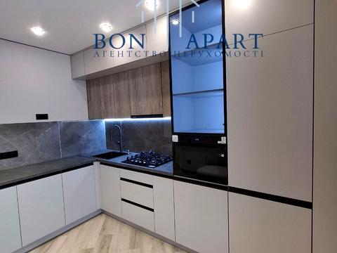 квартира за адресою Героїв Небесної Сотні просп., 14/4