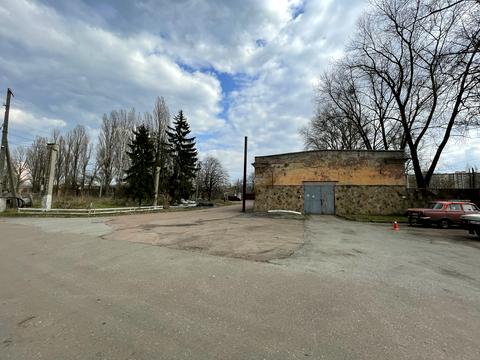комерційна за адресою Любецька вул., 180