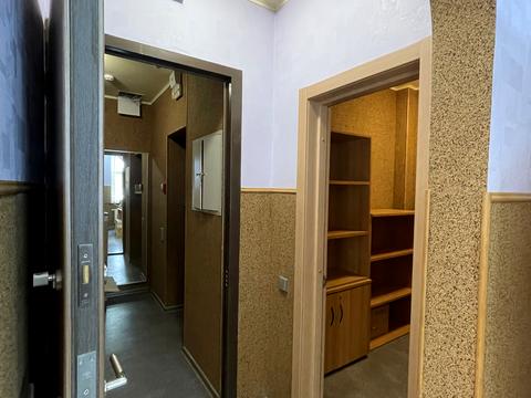 комерційна за адресою Миколи Міхновського бульв. (Дружби Народів), 14-16