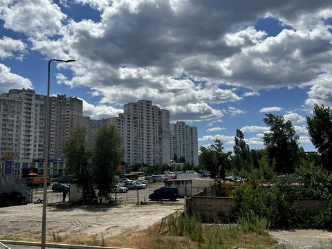 квартира за адресою Милославська вул., 18