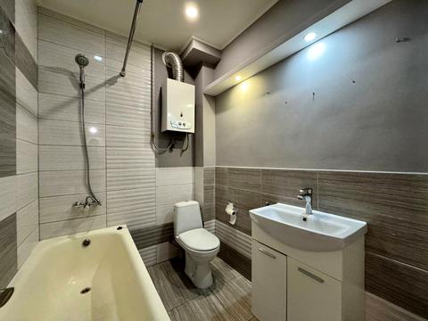 квартира за адресою Академіка Володимира Гнатюка вул. (), 3