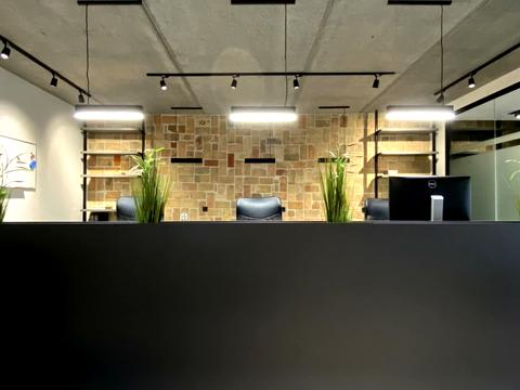 комерційна за адресою Вул. Дворецька, 46