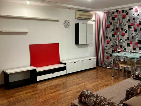 квартира за адресою Старомостова пл. (Миколи Островського), 2