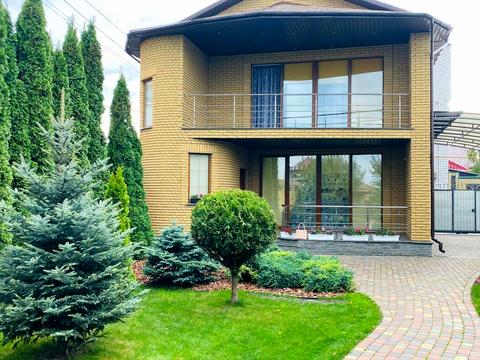 будинок за адресою Набережна вул.