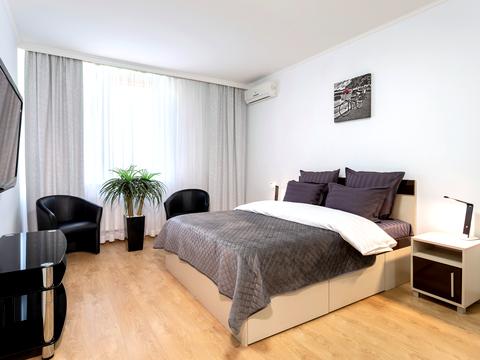 квартира за адресою Анни Ахматової вул., 30