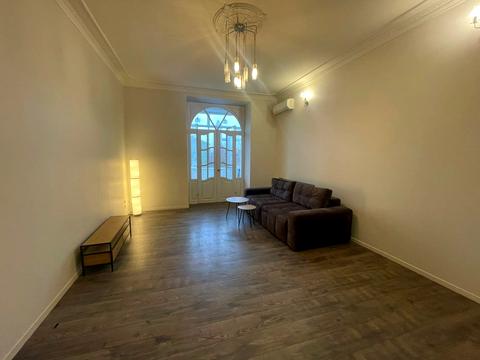 квартира за адресою Почайнинська вул., 23