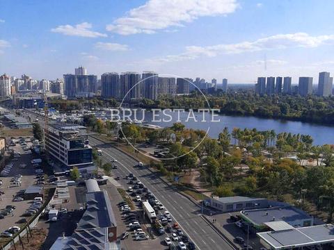 квартира за адресою Дніпровська набережна вул., 17В