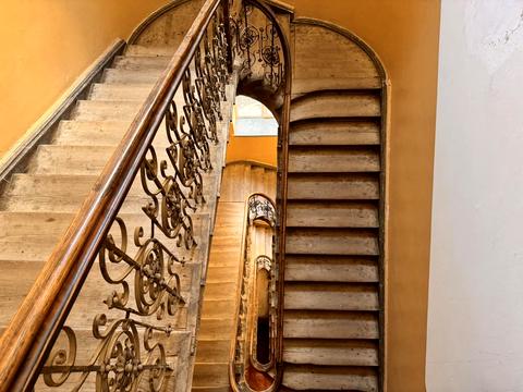 комерційна за адресою Івана Франка вул., 3