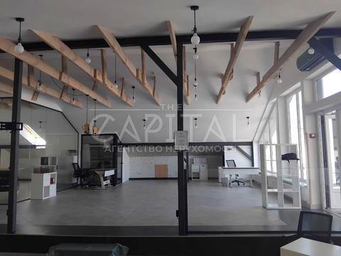 комерційна за адресою Куренівська вул., 21
