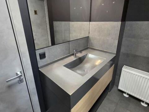 комерційна за адресою Михайла Максимовича вул. (Онуфрія Трутенка), 8