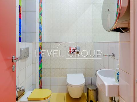 комерційна за адресою Дмитрівська вул., 82