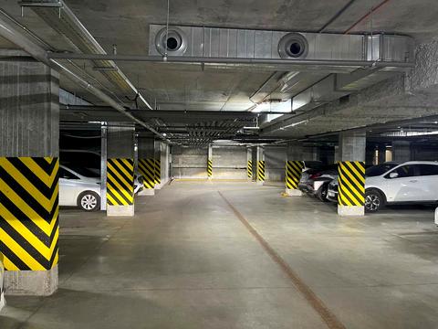 комерційна за адресою Патріарха Мстислава Скрипника вул., 40