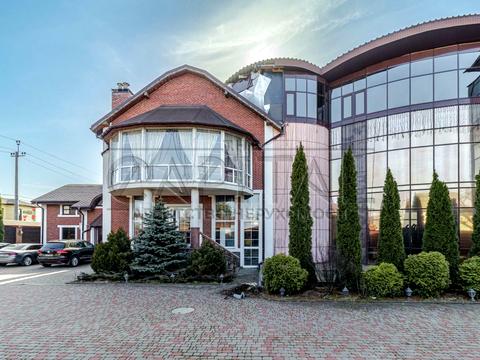 комерційна за адресою Садова 62, 27