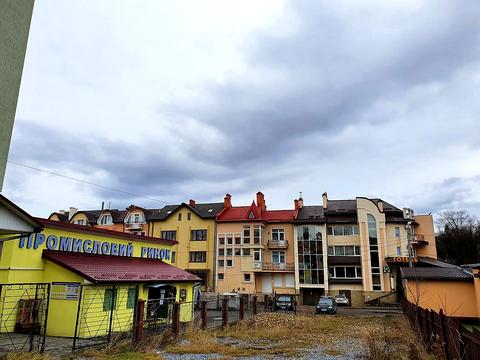 комерційна за адресою Воробкевича, 5А