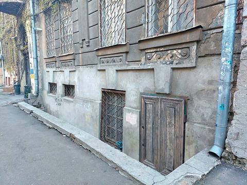 комерційна за адресою Віталія Боровика вул., 11