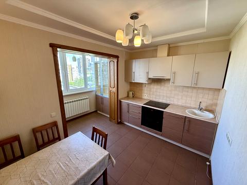 квартира за адресою Ревуцького вул., 21