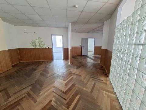 комерційна за адресою Братська вул., 6