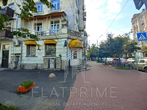 комерційна за адресою Київ, Братська вул., 10