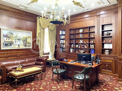 комерційна за адресою Володимирська вул., 49-Б