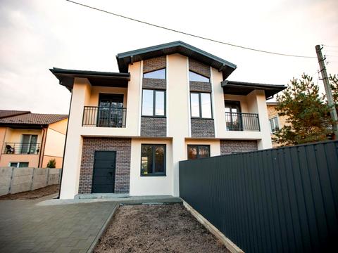 будинок за адресою Дачна