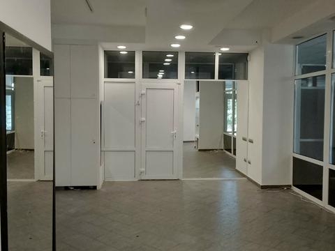 комерційна за адресою Незалежності вул., 32 а