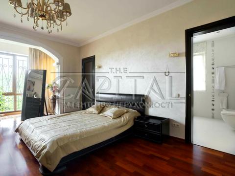 будинок за адресою Лугова