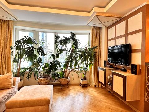 квартира за адресою Дніпровська набережна вул., 26