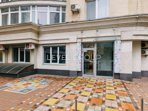 комерційна за адресою Дмитрівська вул., 82