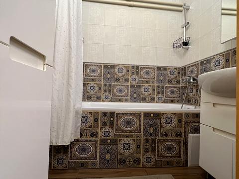 квартира по адресу Ревуцкого ул., 42-А