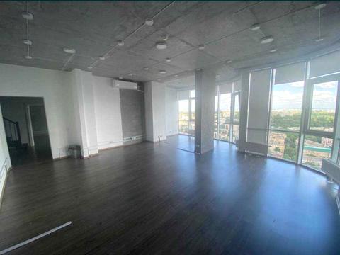 комерційна за адресою Андрія Верхогляда вул. (Михайла Драгомирова), 2-А