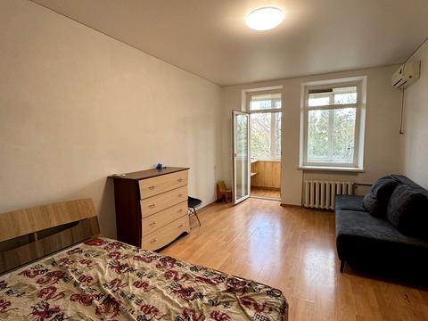 квартира за адресою Кропивницького вул., 21