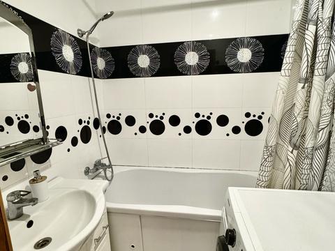 квартира за адресою Валентинівська вул. (Блюхера), 24а