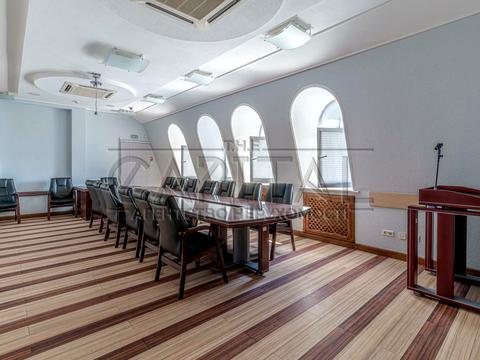 комерційна за адресою Саксаганського вул., 67