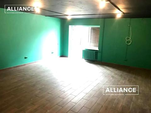 комерційна за адресою Української Перемоги вул. (Академіка Сахарова), 27