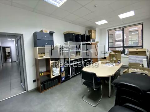 комерційна за адресою Красилівська вул., 5